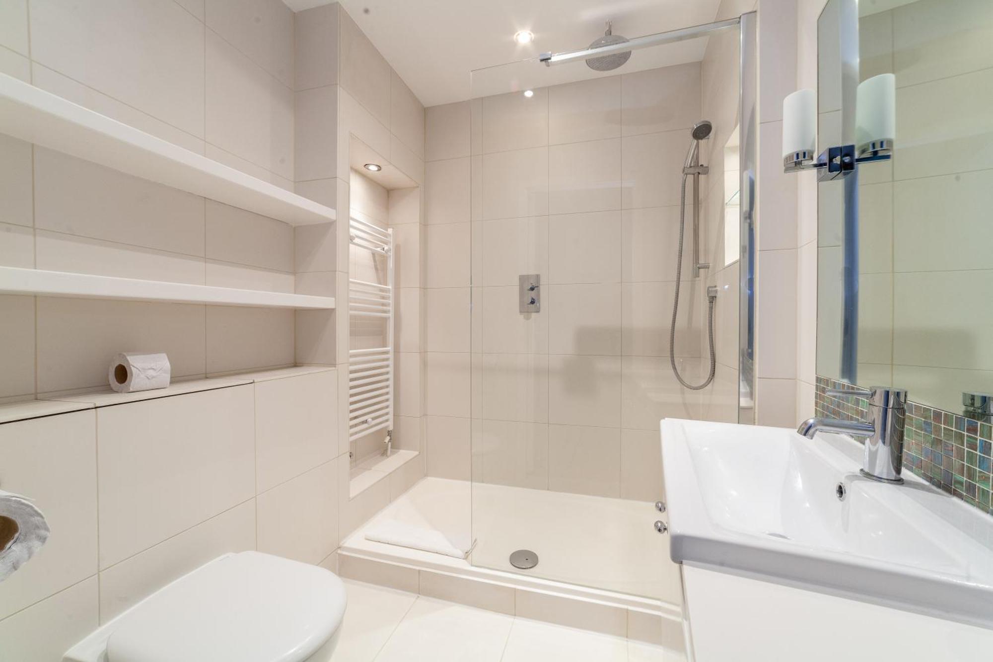 Elegance & Chic Design - 2-Bedroom Haven Londra Exterior foto